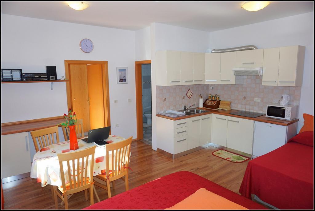 Orlando'S Apartments Oj Izola Extérieur photo